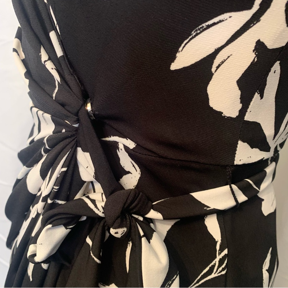 ❤️Price Drop❤️Elegant Black and White Floral Wrap Dress - Picture 4 of 16